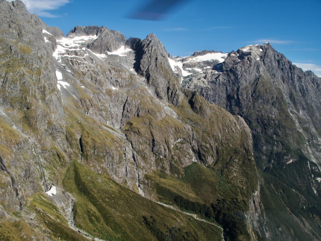 Pakihaukea Pass (top left) above Tūtoko valley